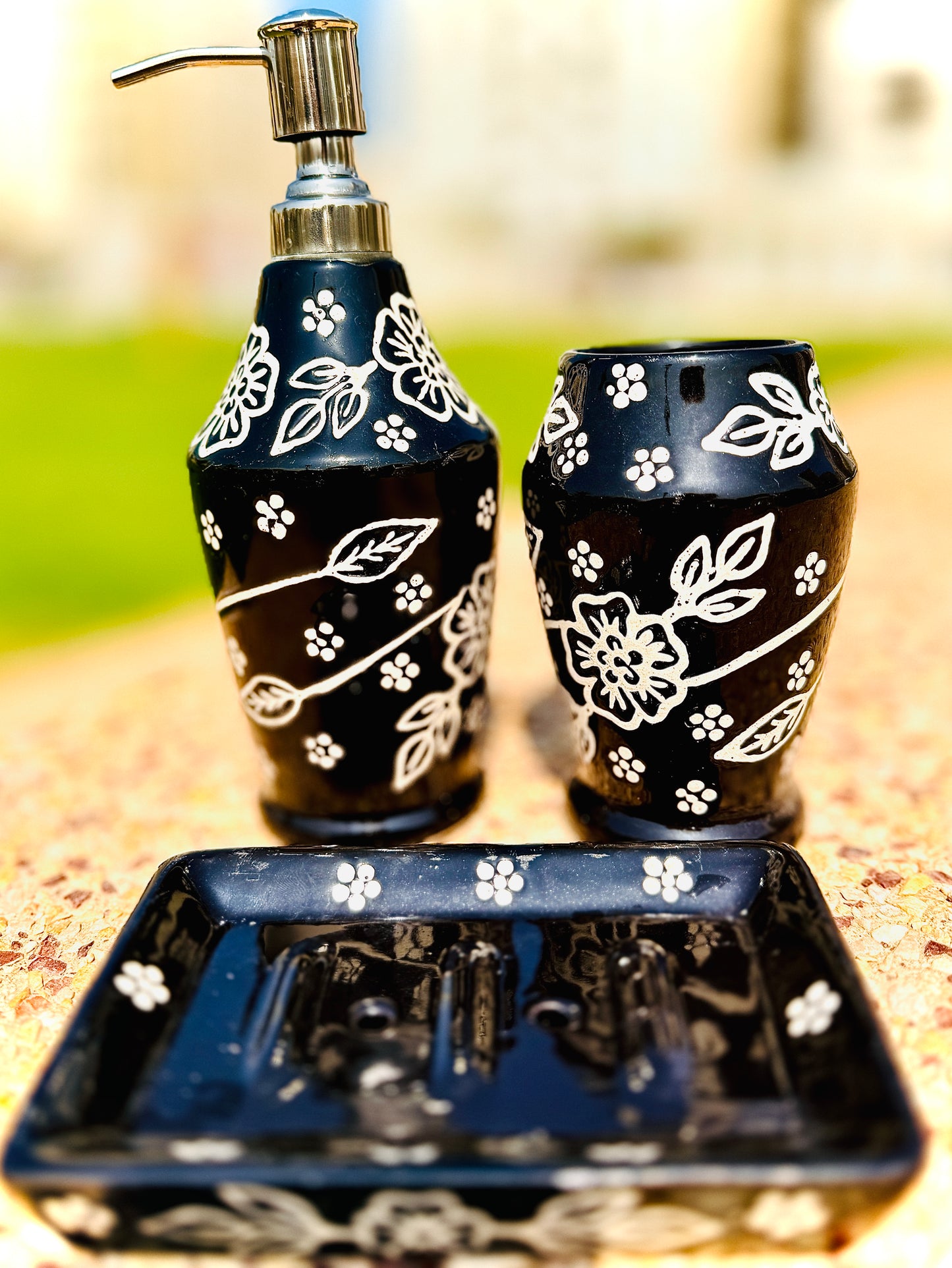 Black and white Flower shape Bathroom Dispensers set of 3
