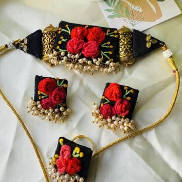 Pearl Necklace Choker