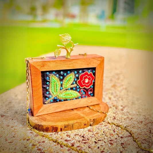 Fashionable beaded flower wooden handbag designed for everyday style