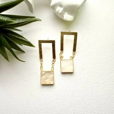 Mother of Pearl Long Earring