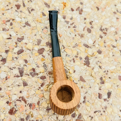 Premium quality classic smoking pipe with elegant finish and traditional style