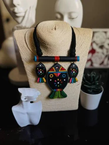 Unique Necklace and earring set