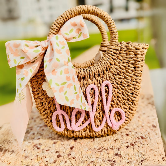 Elegant vacation straw bag in two colors designed for casual and trendy fashion