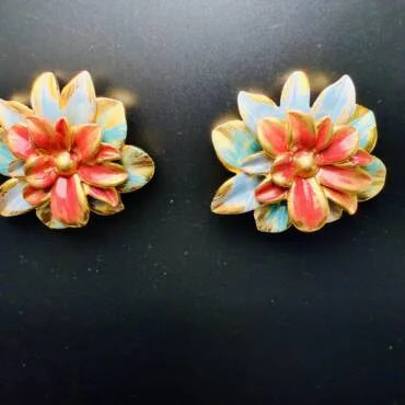 Flower Shaped Stud